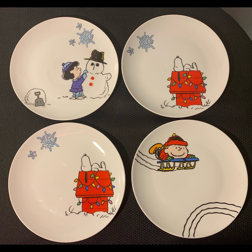 Peanuts Christmas Holiday Plates
